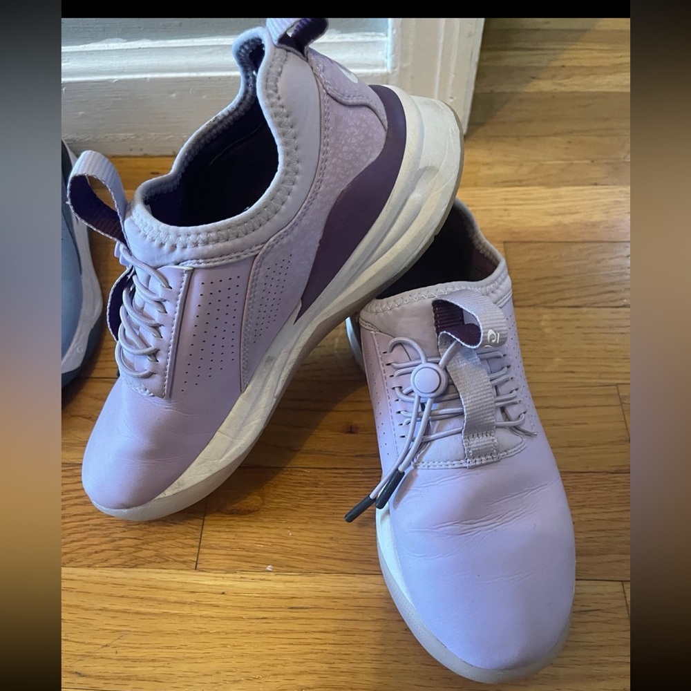 Clove Nursing Shoes